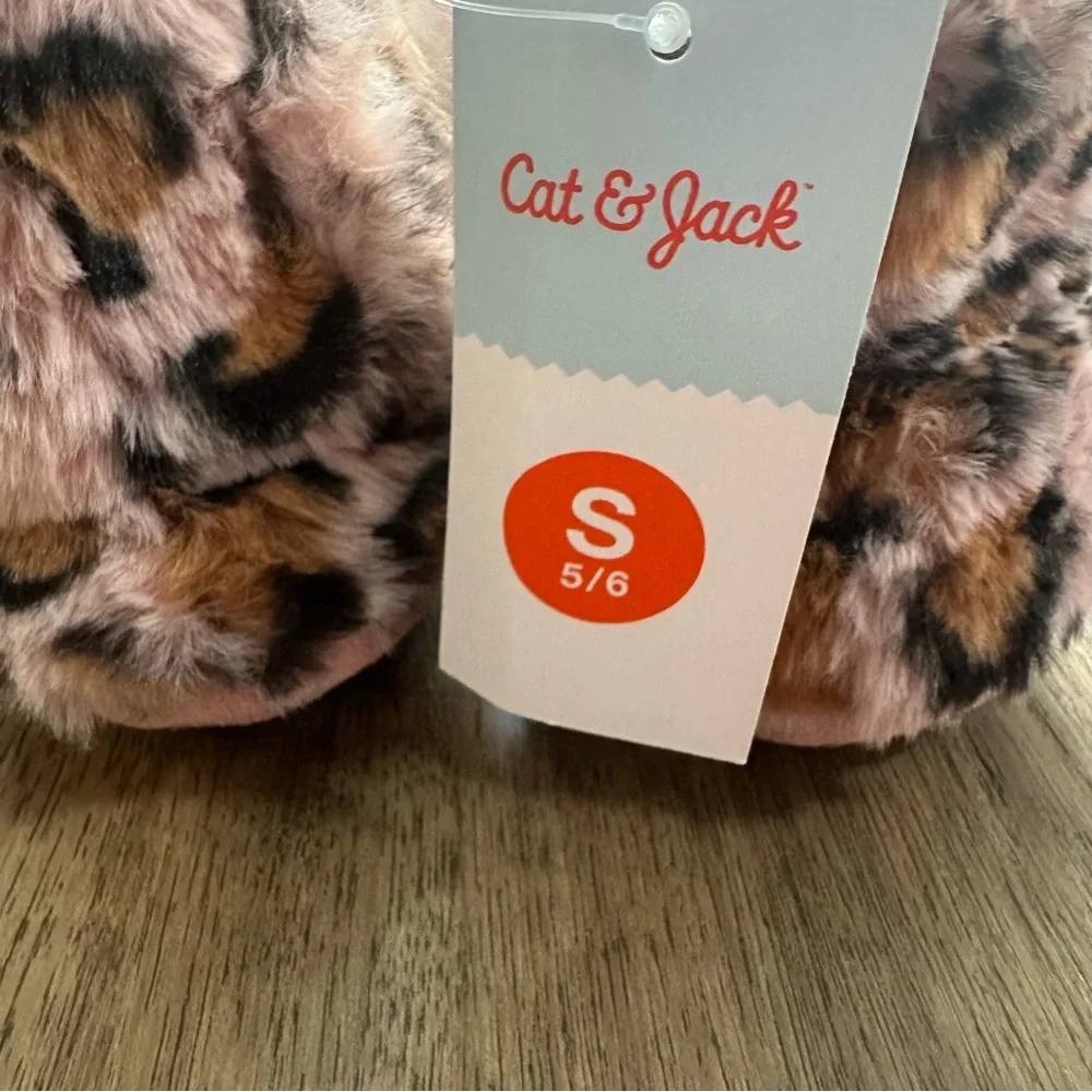 NWT!! Cat & Jack Leopard Print Kids Slippers, Pink Dallas Style, Non-Slip, S 5/6